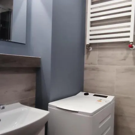 Przytulne Mieszakanie Zielonej Okolicy Blisko Centrumi Lotnisko Apartment *